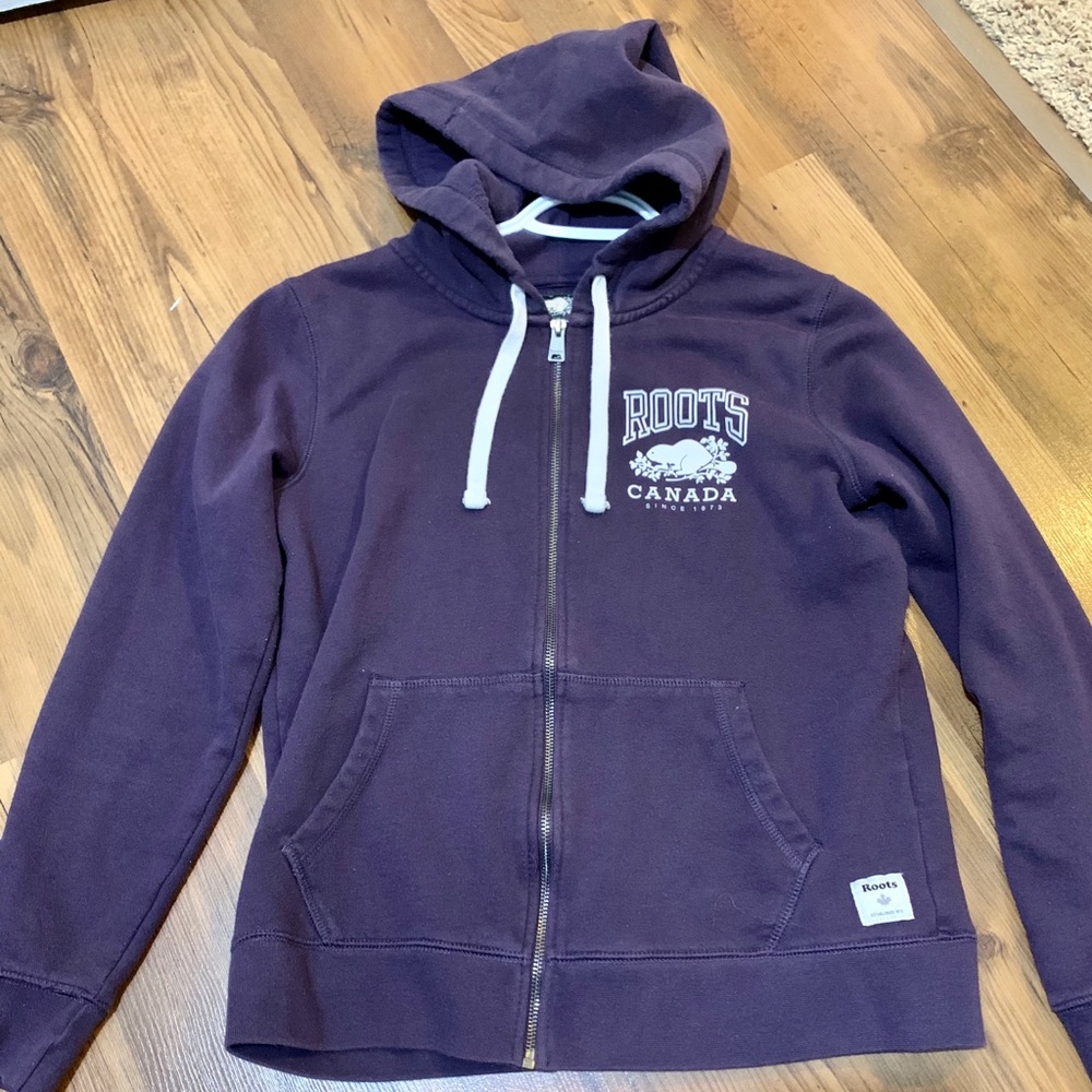Roots sweater